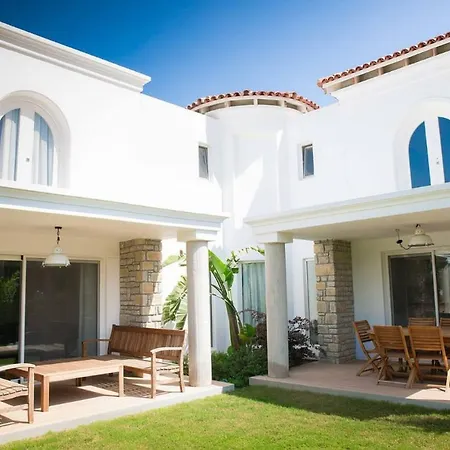 Lux With Private Pool And Jacuzzi بودروم